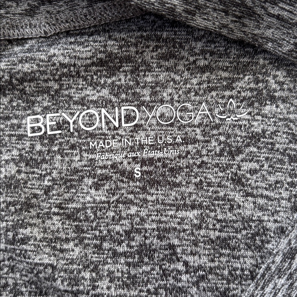 Beyond Yoga Black & Gray Space Dye V-Neck Featherweight Split Back Tank Size S - Picture 9 of 10